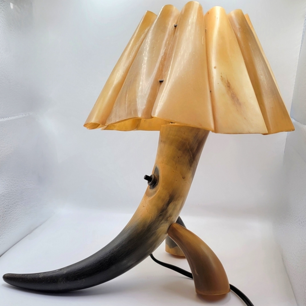 VINTAGE Steer Horn Desk Lamp - Picture 4 of 7